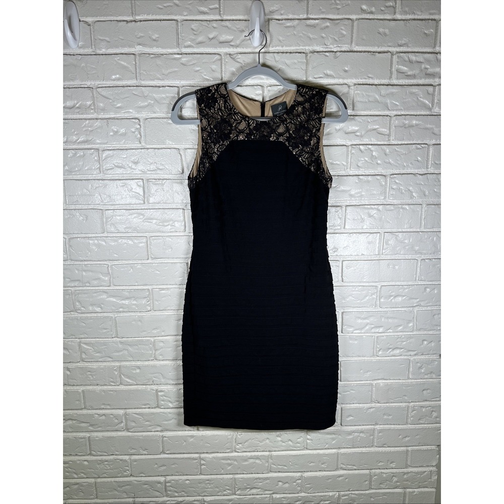 Adrianna Papell Size 8P Black Lace Cocktail Dress Elegant Classic Formal